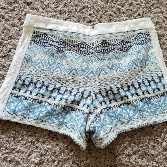 Francesca's Quinn Embroidered Shorts - Picture 2 of 6